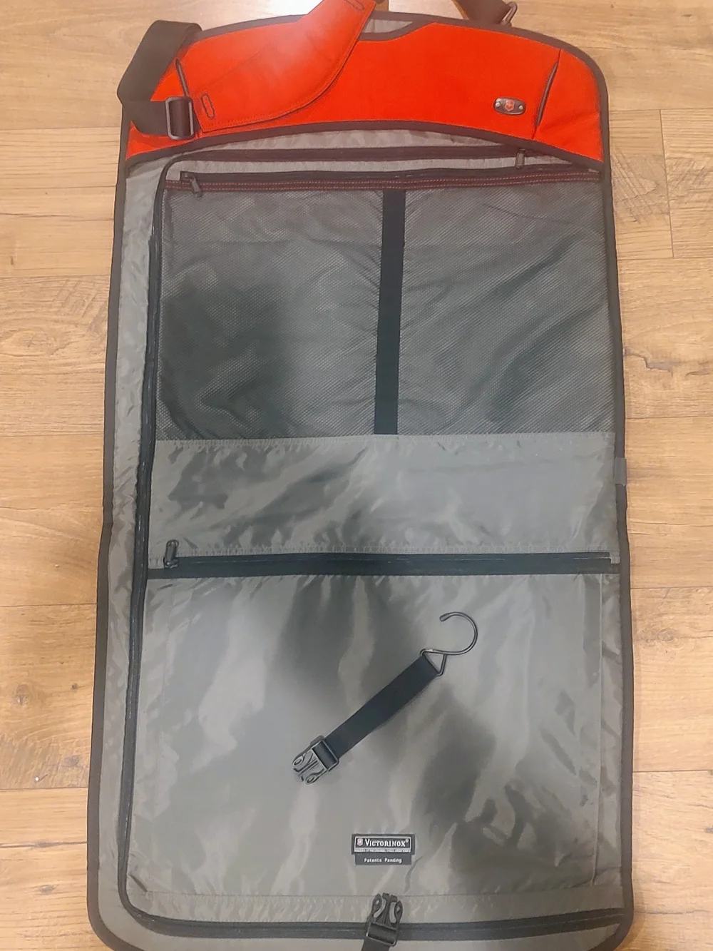 Victorinox Swiss Army Red Traveler Garment Bag